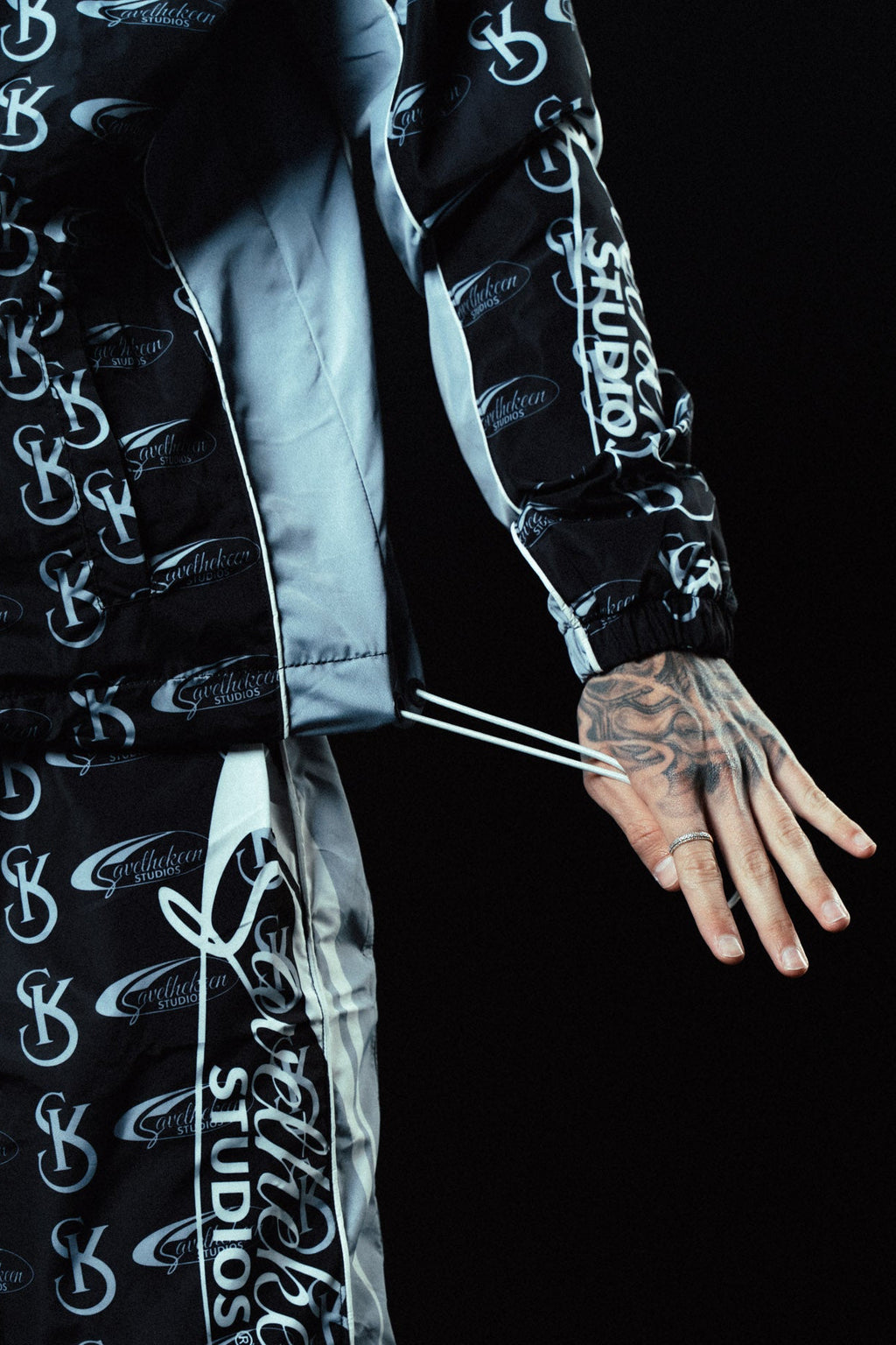 “AFTERD HOODIE”
